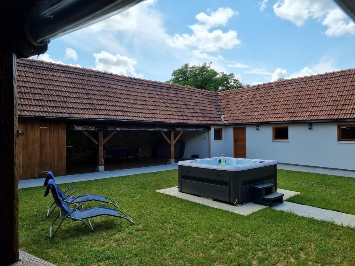 Ruralna Kuca Za Odmor Kablarovo Brdo Guest House Krnjak ภายนอก รูปภาพ