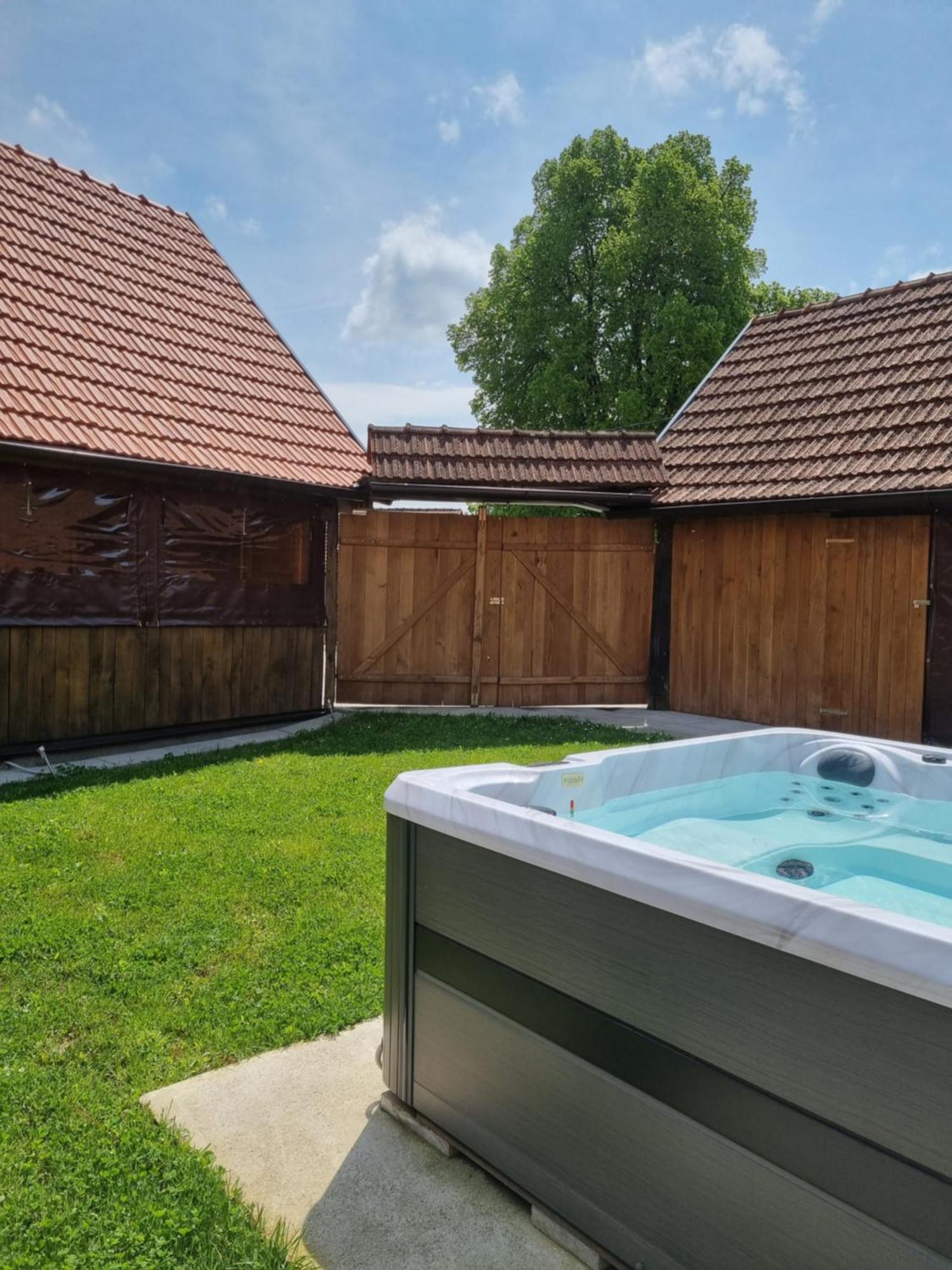Ruralna Kuca Za Odmor Kablarovo Brdo Guest House Krnjak ภายนอก รูปภาพ