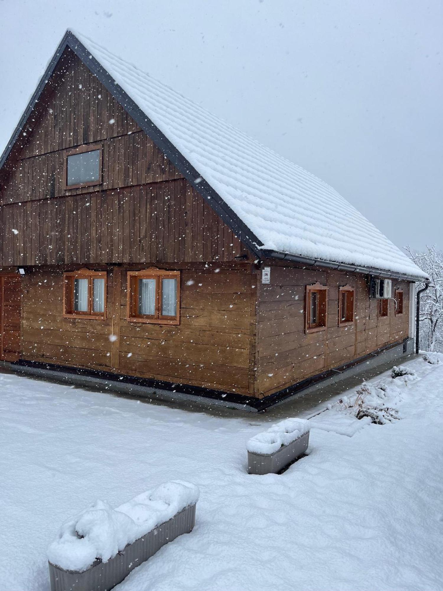 Ruralna Kuca Za Odmor Kablarovo Brdo Guest House Krnjak ภายนอก รูปภาพ